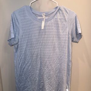 Lululemon breathable top